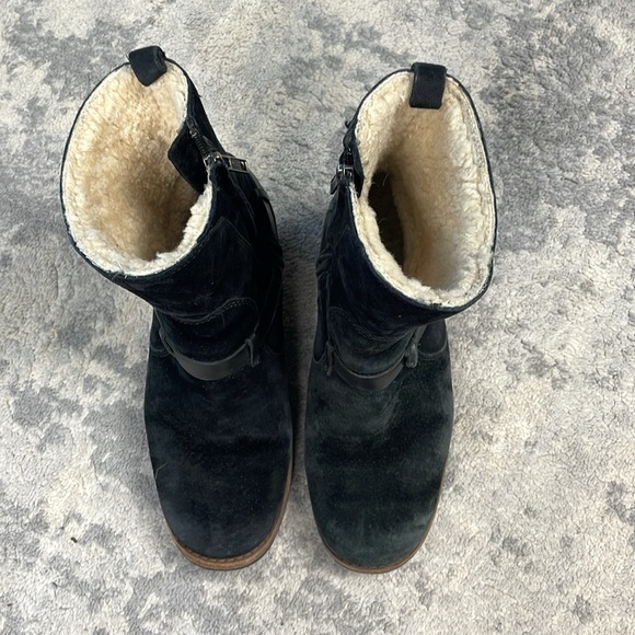 UGG Endell 5604 Black Suede Leather Shearling Ankle Harness Boot Distressed Sz 7 - Picture 3 of 14